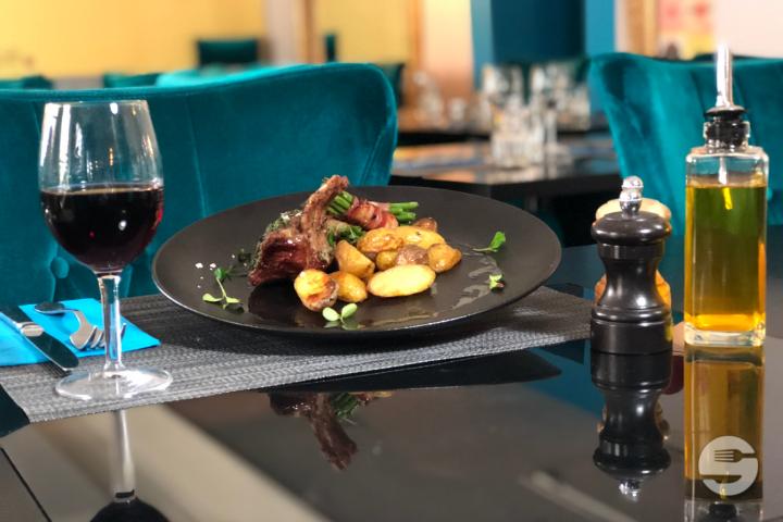 Côtelettes d'agneau aux herbes - Caffè Bellini
