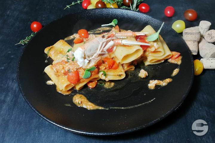 Paccheri Agli Scampi - Caffè Bellini