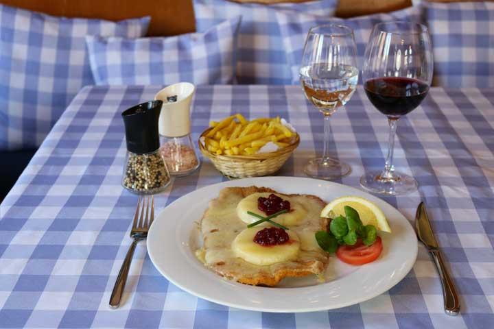 125. Schweinsschnitzel Emmental - Schnitzelhuus