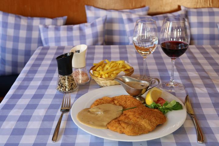 128. Schweinsschnitzel Pfefferkörndel - Schnitzelhuus