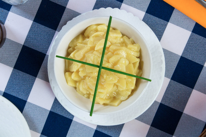 Grossmutters Kartoffelsalat - Schnitzelhuus