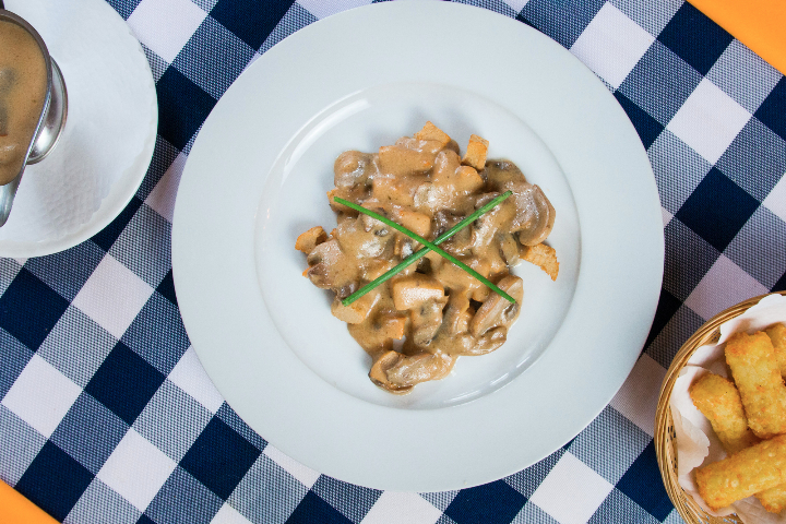 Zürcher Geschnetzeltes (Quorn) - Schnitzelhuus