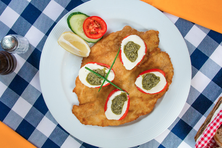 Kalbsschnitzel Berlusconi - Schnitzelhuus