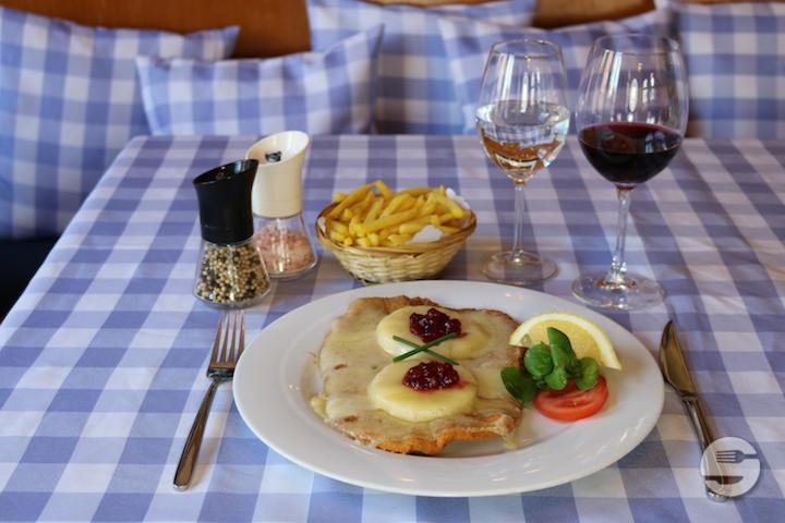 151. Kalbsschnitzel Luis XIV. - Schnitzelhuus