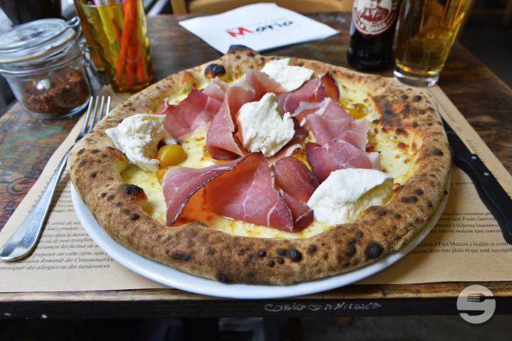 Pizza Imbufalita - Chez Mario - Autentico 1958