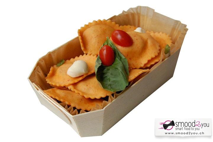 Tomato and mozzarella flowers - Mango Deck (Bourg de Four)