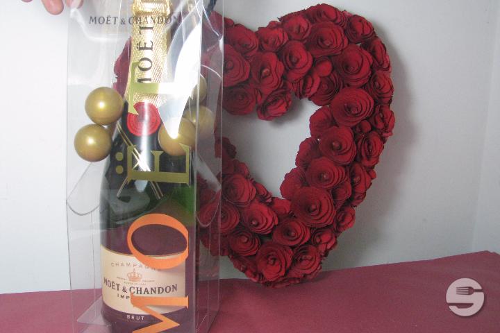 MOËT & CHANDON - Roses & Sparkles