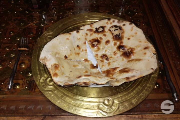 Naan Makhni - Crown of India