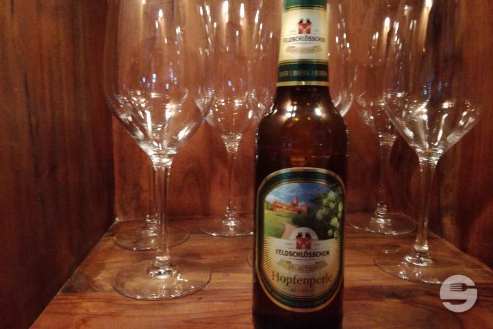 Feldschlösschen Hopfenperle - Crown of India