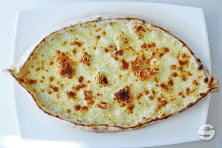 Käse Pide Menü - Lindentreff