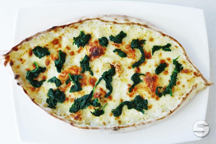 Spinat Pide Menü - Lindentreff
