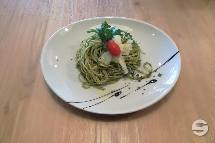 Spaghetti al Pesto - Pane e Olio *