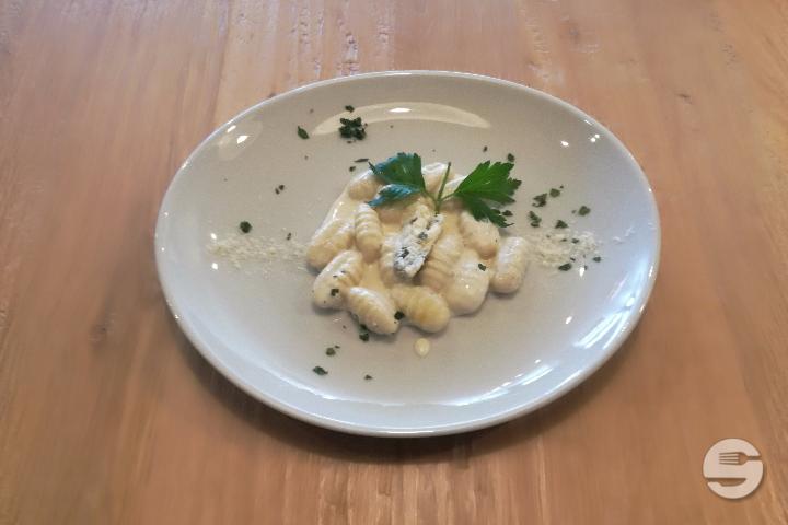 Gnocchi al Gorgonzola - Pane e Olio *