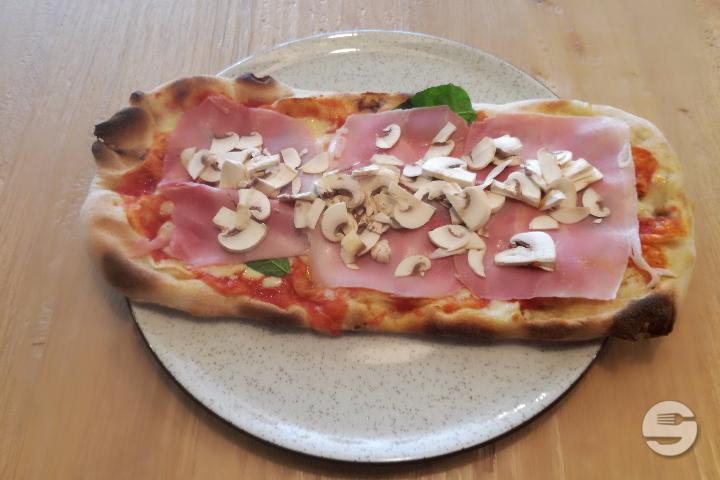 Prosciutto e funghi - Pane e Olio *