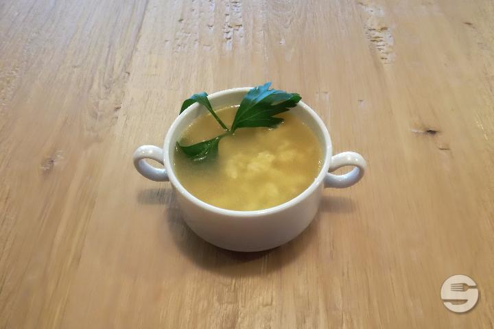Stracciatellasuppe - Pane e Olio *