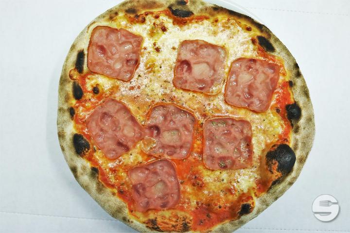 Pizza Prosciutto - La Mimosa