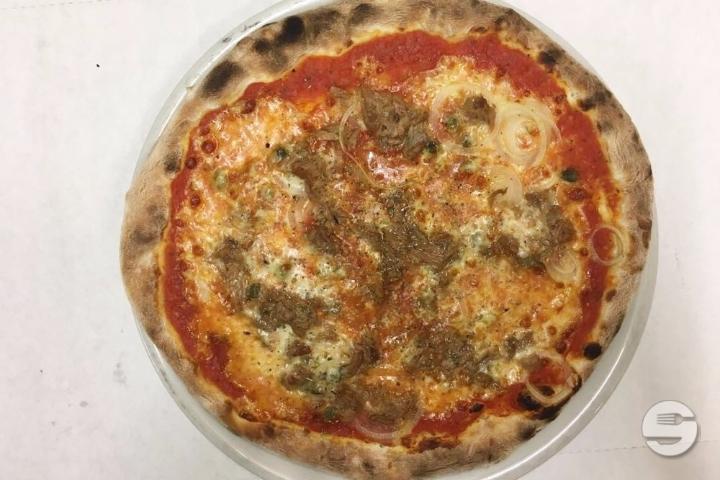 Pizza al Tonno - La Mimosa