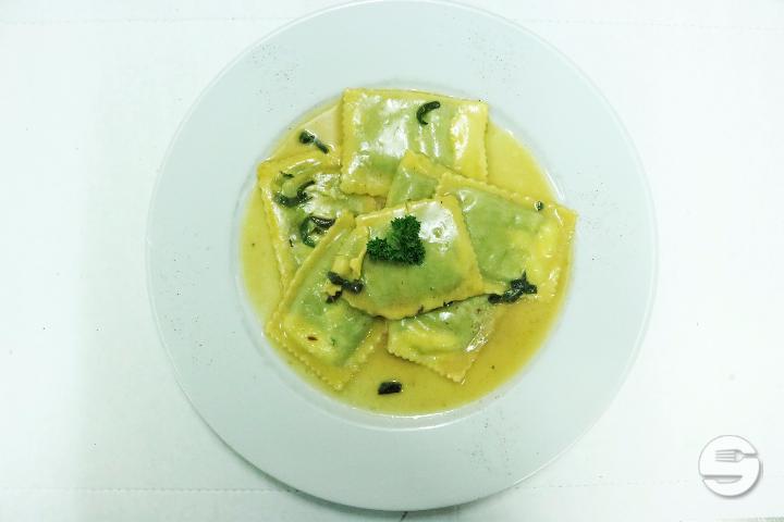 Ravioli burro e salvia - La Mimosa
