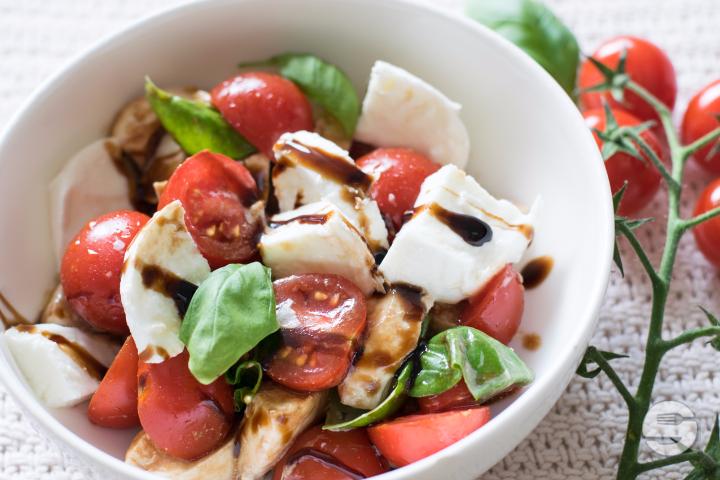Tomatoes-Buffalo Mozzarella salad - Nachtigall