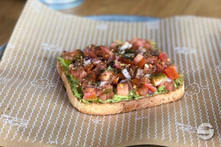 Tomaten Salsa Toast - B.GOOD