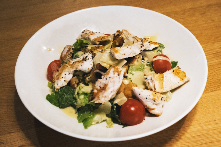 Caeser salad with chicken - Burgermeister