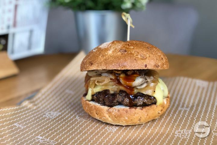 Burger Adopted Luke - B.GOOD