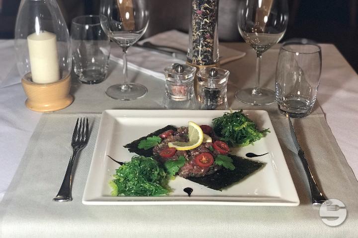 Red tuna tartar with lime - Le Passing *