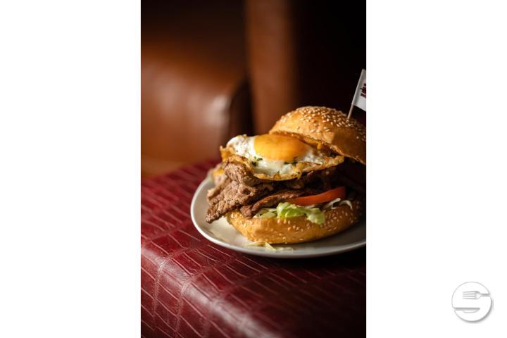 Cheese Picanha Burger - FMR | Funky Monkey Room