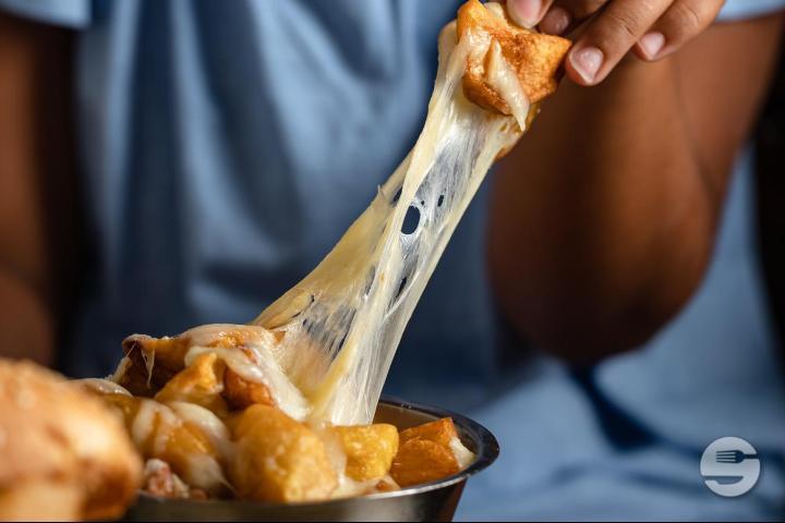 French Fries with Mozzarella - FMR | Funky Monkey Room