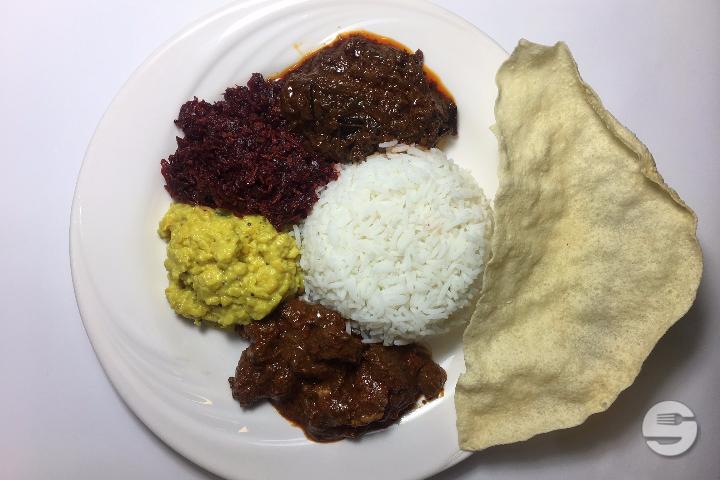 Lamb Geschnetzeltes on red curry sauce - Maneez