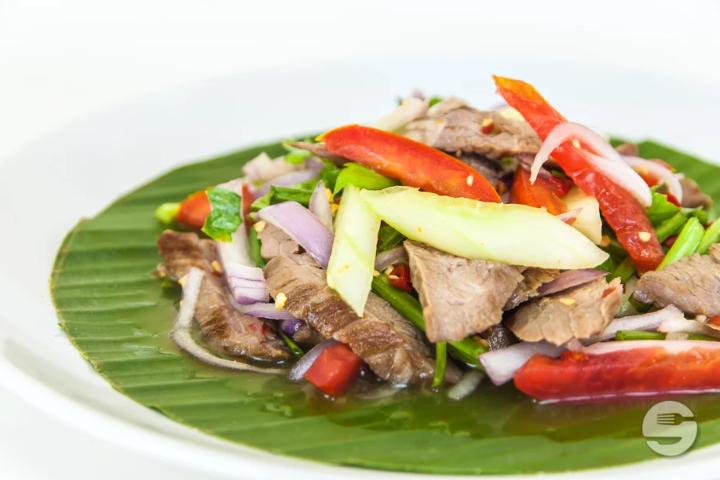 10. Gegrillter Rindfleisch Salat nach Thailändischer Art - Moreeda *