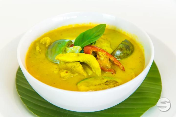 15. Grünes Thai-Kokoscurry mit Tofu (Vegie) - Moreeda *