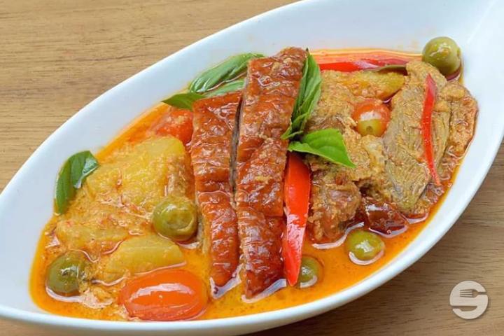 20. Gebratene Ente Rotes Curry - Moreeda *