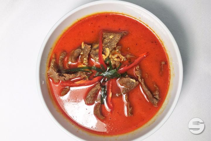 25. Eingedicktes Rotes Curry mit Rindfleisch - Moreeda *