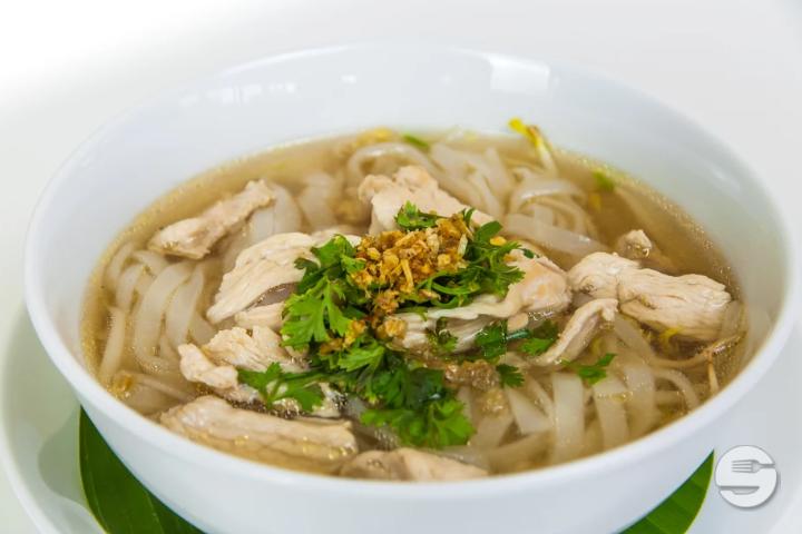 52. Nudelsuppe mit Poulet - Moreeda *