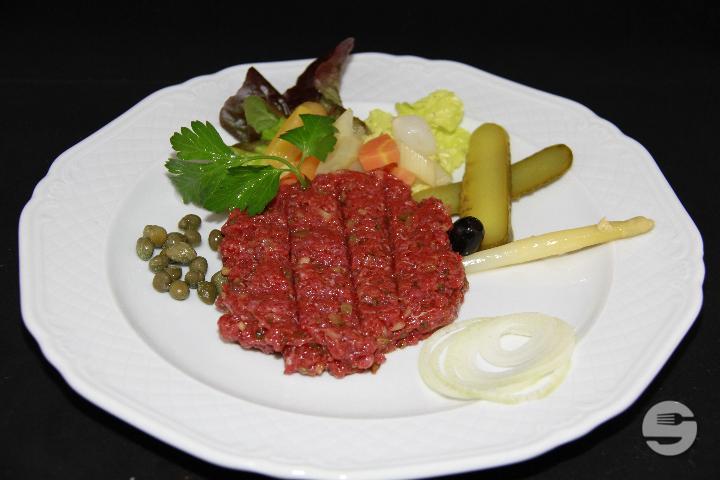 Tartar vom Schweizer Rindfleisch - Hotel Bramen