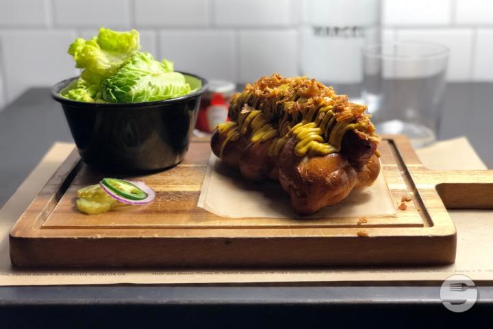 Hot-Dog Deluxe - Marcel