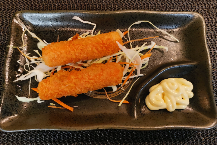 002. Crabe surimi pané - Au Sakura Sushi