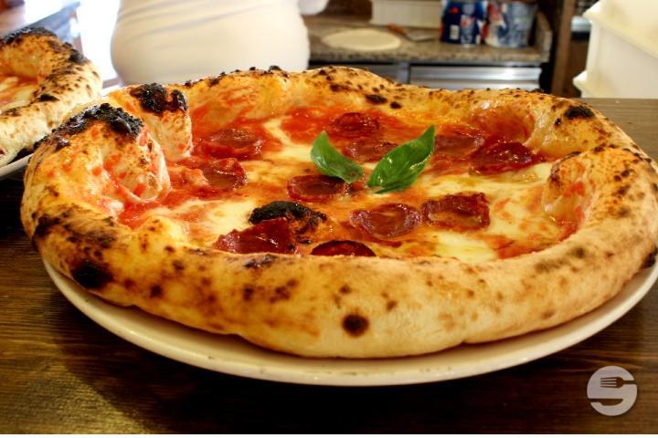 Pizza Auricchio - Neapolis - La Taverna di Lucullo