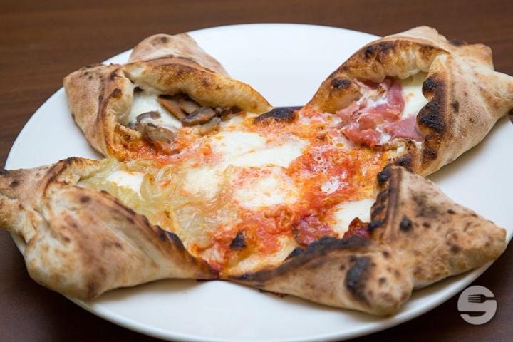 Pizza 4 lingue - Neapolis - La Taverna di Lucullo *