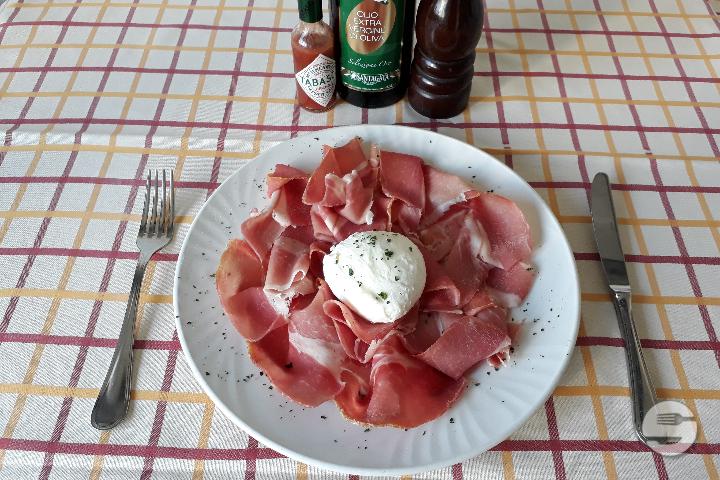 Crudo con bufala - Shamrock Pub