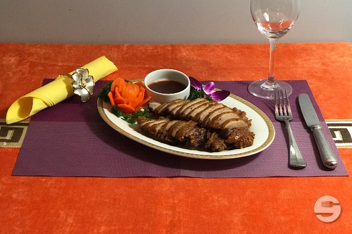 109. Chef's Lacquered Duck - Hong Yan