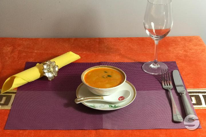 5. Chicken and Vermicelli Soup - Hong Yan