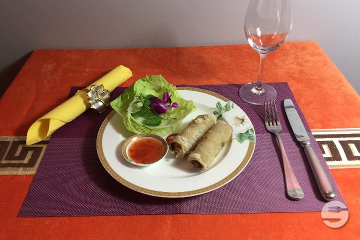 9. Nem Rolls - Hong Yan