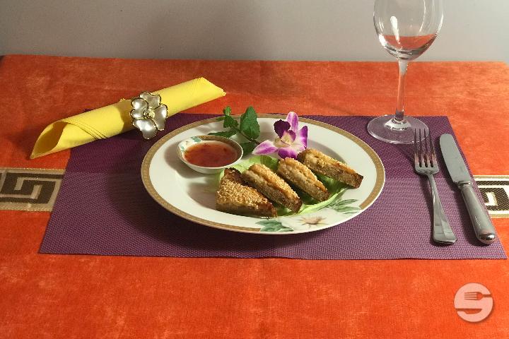 13. Shrimp toast - Hong Yan