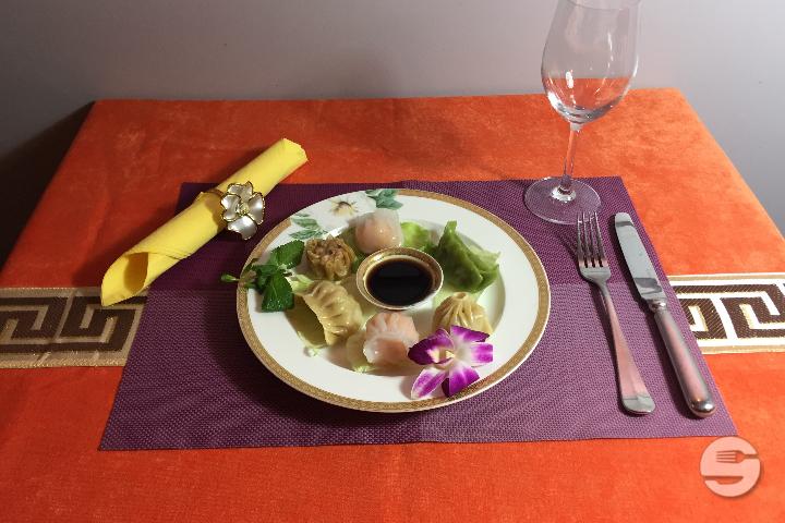 21. Selection of Dumplings - Hong Yan
