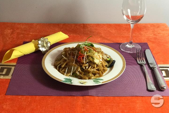 61. Indian Style Sautéed Noodles - Hong Yan