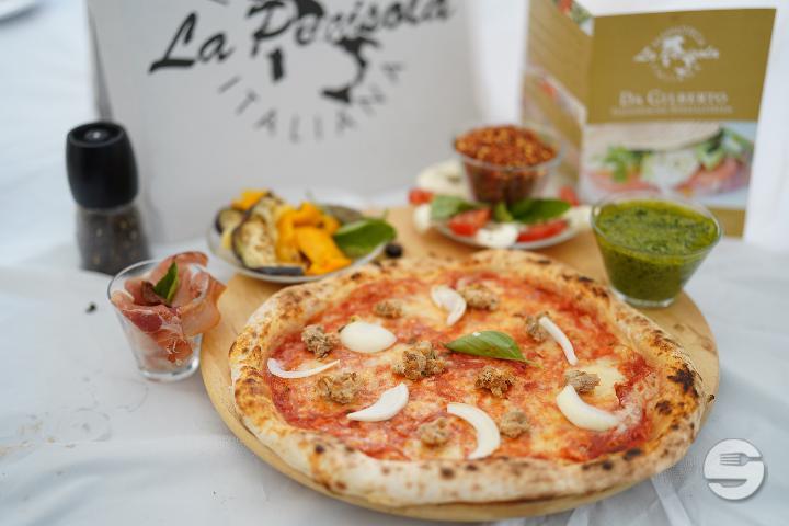 Pizza Salsiccia e Cipolla - La Penisola