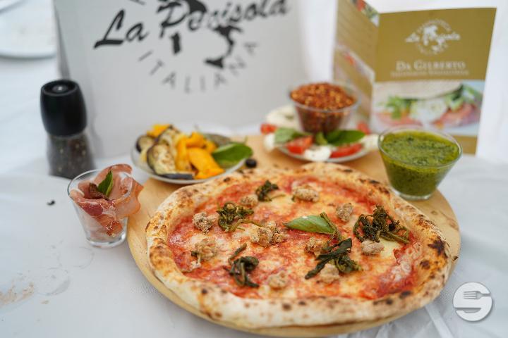 Pizza Salsiccia e Friarielli - La Penisola