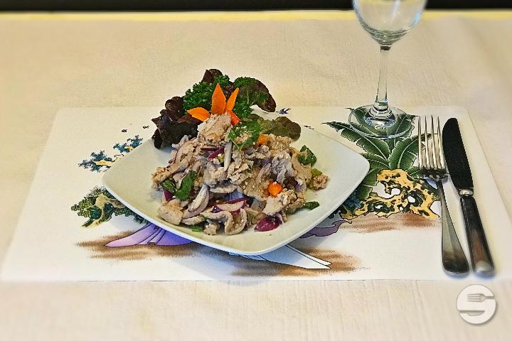 210. Salade de porc - Thaï Délices